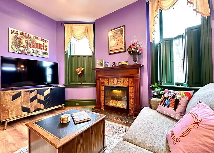 Holiday home "friends" Themed Icon - Perk Pittsburgh! Pittsburgh